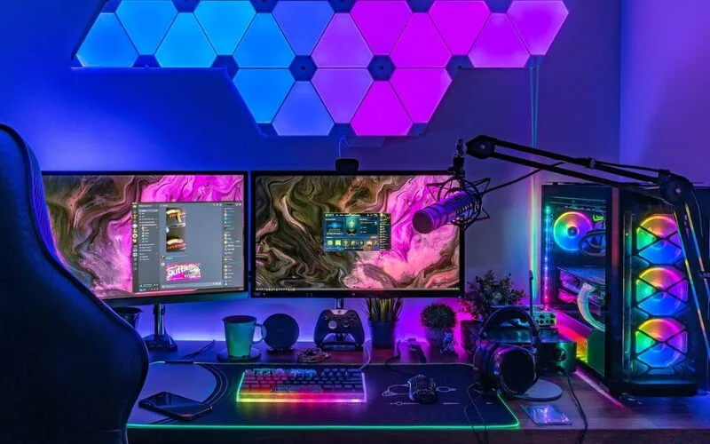 Lee más sobre el artículo 8 Accesorios para Mejorar tu Setup: Impulsa tu Comodidad, Estilo y Productividad